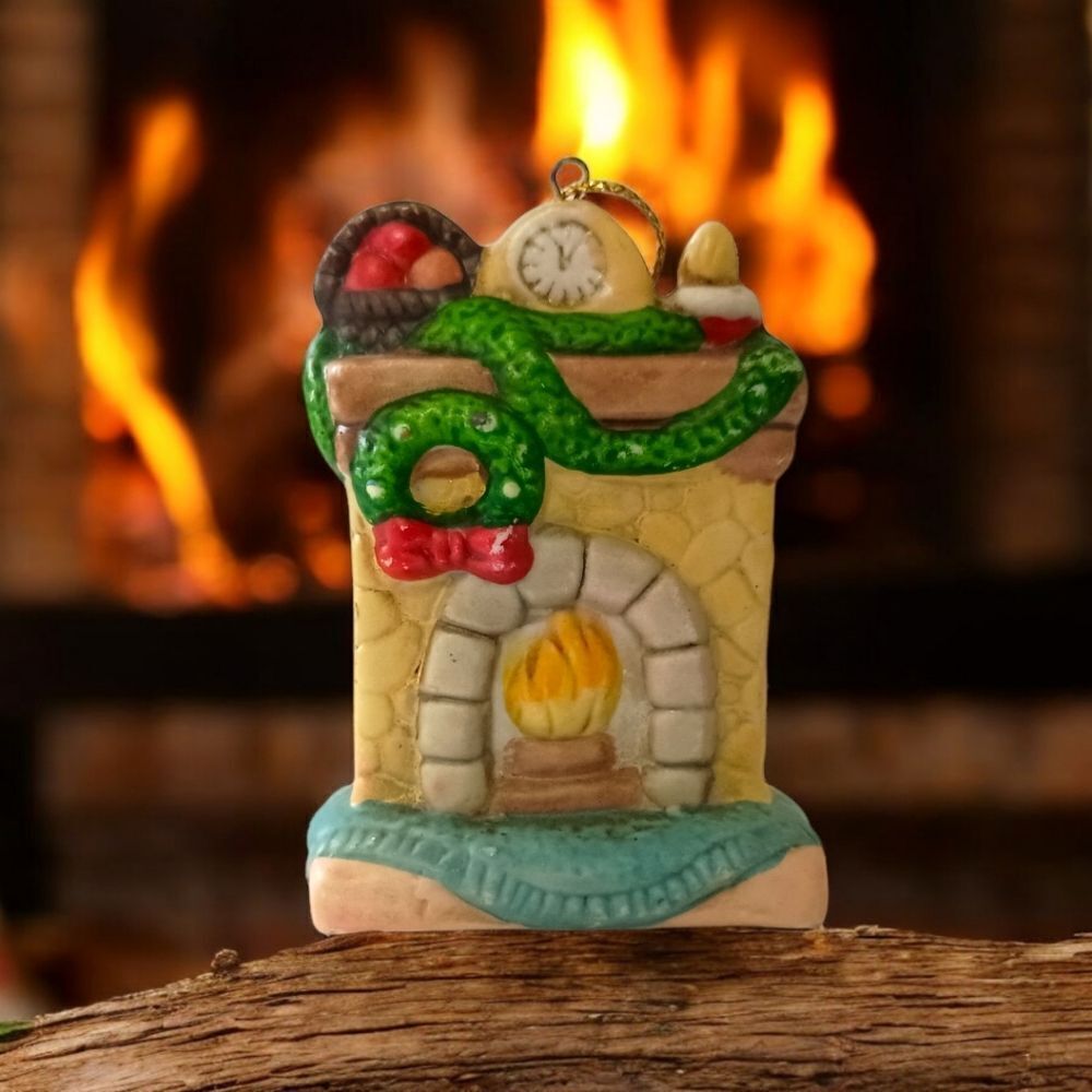 Fireplace‎ Christmas Ornament Ceramic Bisque Porcelain Painted Vtg 80s Holiday.